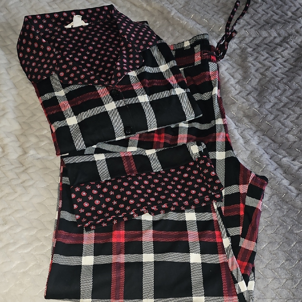 Vera Bradley Plaid 2pc Pajama Set NWOT